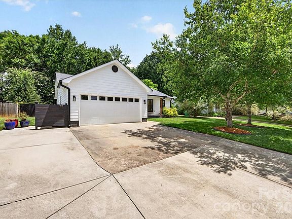 3rd image of 8610 Brookstead Dr