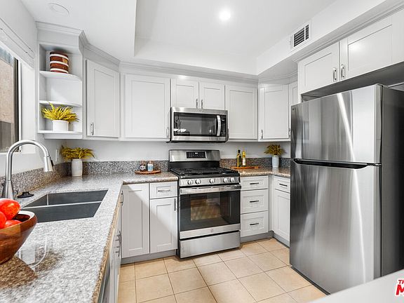 5th image of 1838 Barry Ave APT 5
