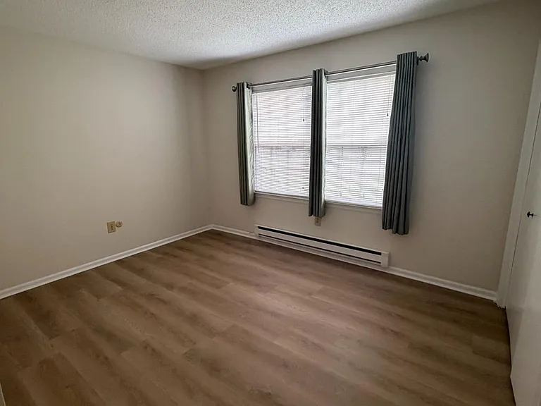 493B Somerset Ln — Photo 14