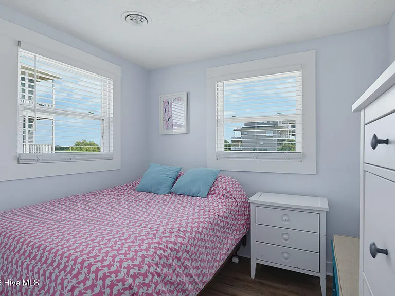 2999 Island Dr — Photo 26