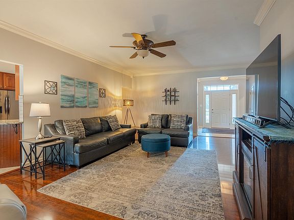 4th image of 2983 Laura Lynn Ln