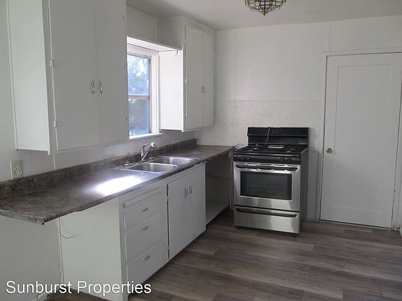 5th image of 3861 Jeffrey Ave