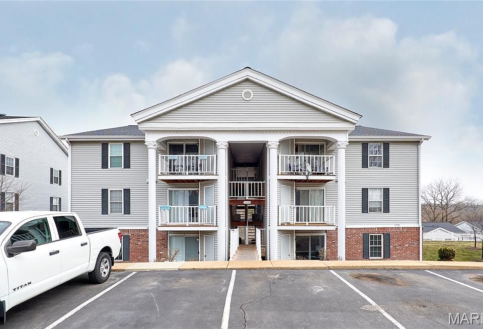 1st image of 1239 Creve Coeur Crossing Ln APT D