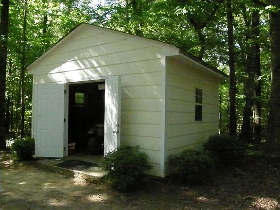 5th image of 130 Oakwood Pl