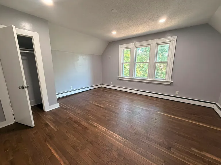 534 Howard Ave #3A — Photo 3