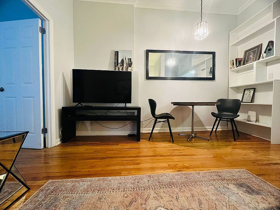 1st image of 223 W 70th St #3D