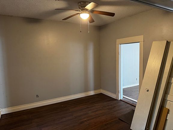 5th image of 206 S Rose Hill Rd