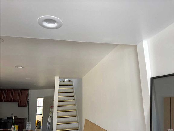4th image of 11120 159th St