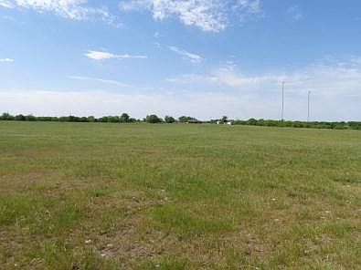 4th image of 835 W Fm 217
