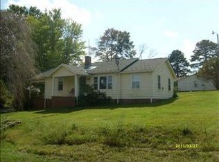 105 Jackson St, Mayodan, NC 27027