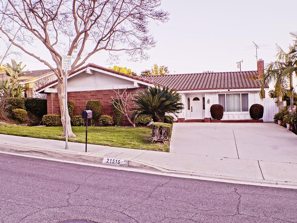 Curb appealing single story home at front.
