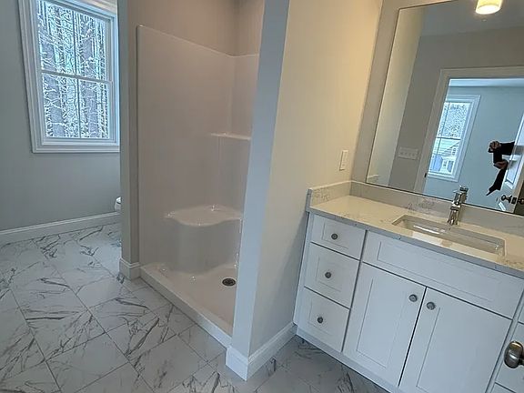 5th image of 17 Woodmans Ln