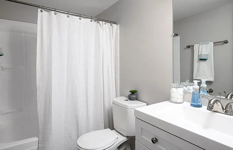 St. John's Pointe Apartment Homes — Photo 12