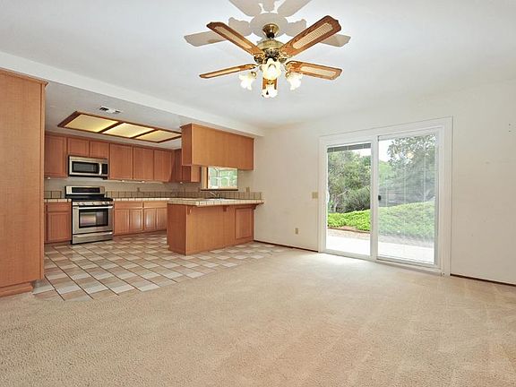 5th image of 25237 Hereford Dr
