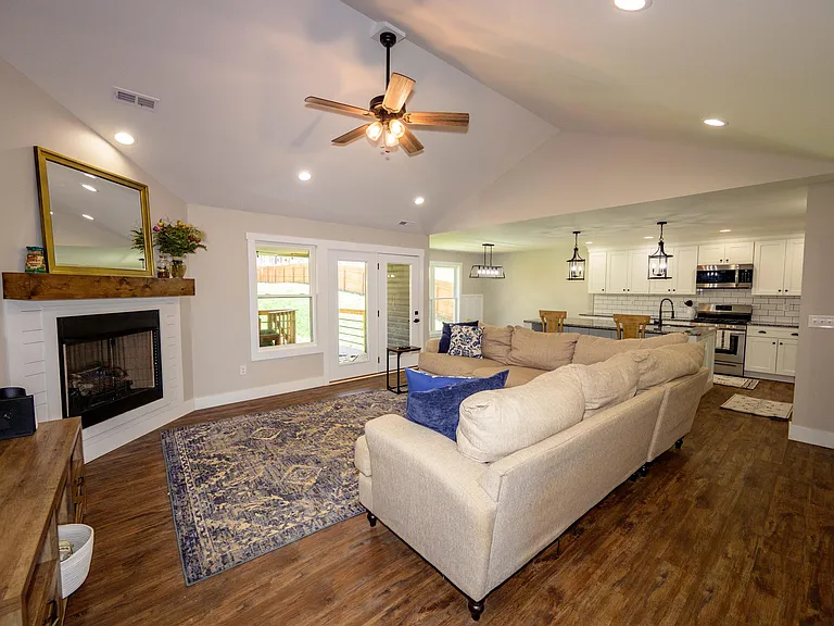 299 Hampton Rd — Photo 17