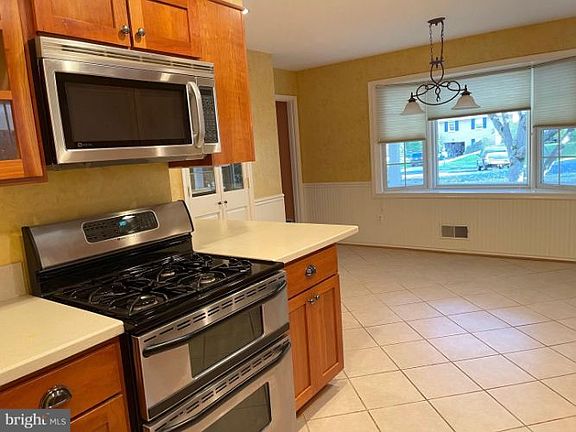 4th image of 5104 Walport Ln