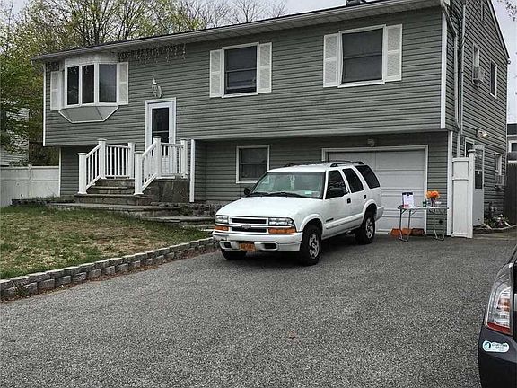 2nd image of 118 Liberty Ave