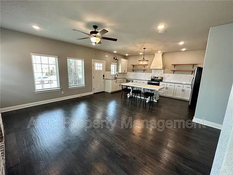 3819 W Maclura Way — Photo 13