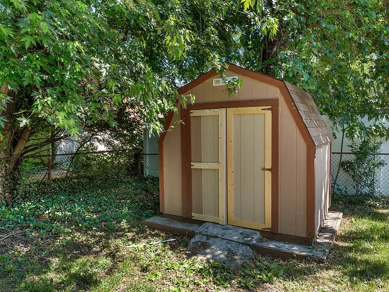 3912 Mortimer Ave — Photo 31