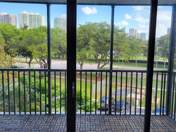 3475 N Country Club Dr APT 409, Aventura, FL 33180