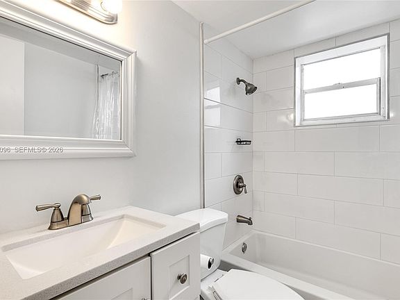 5th image of 2465 SW 18th Ave APT 3208