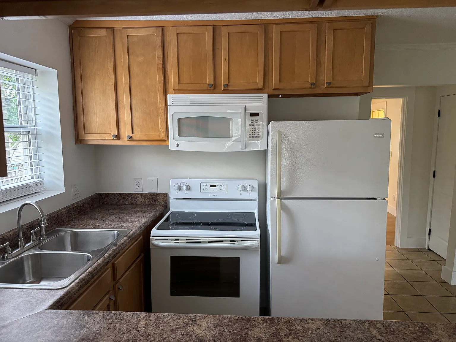 1327 Charleston Ave — Photo 3