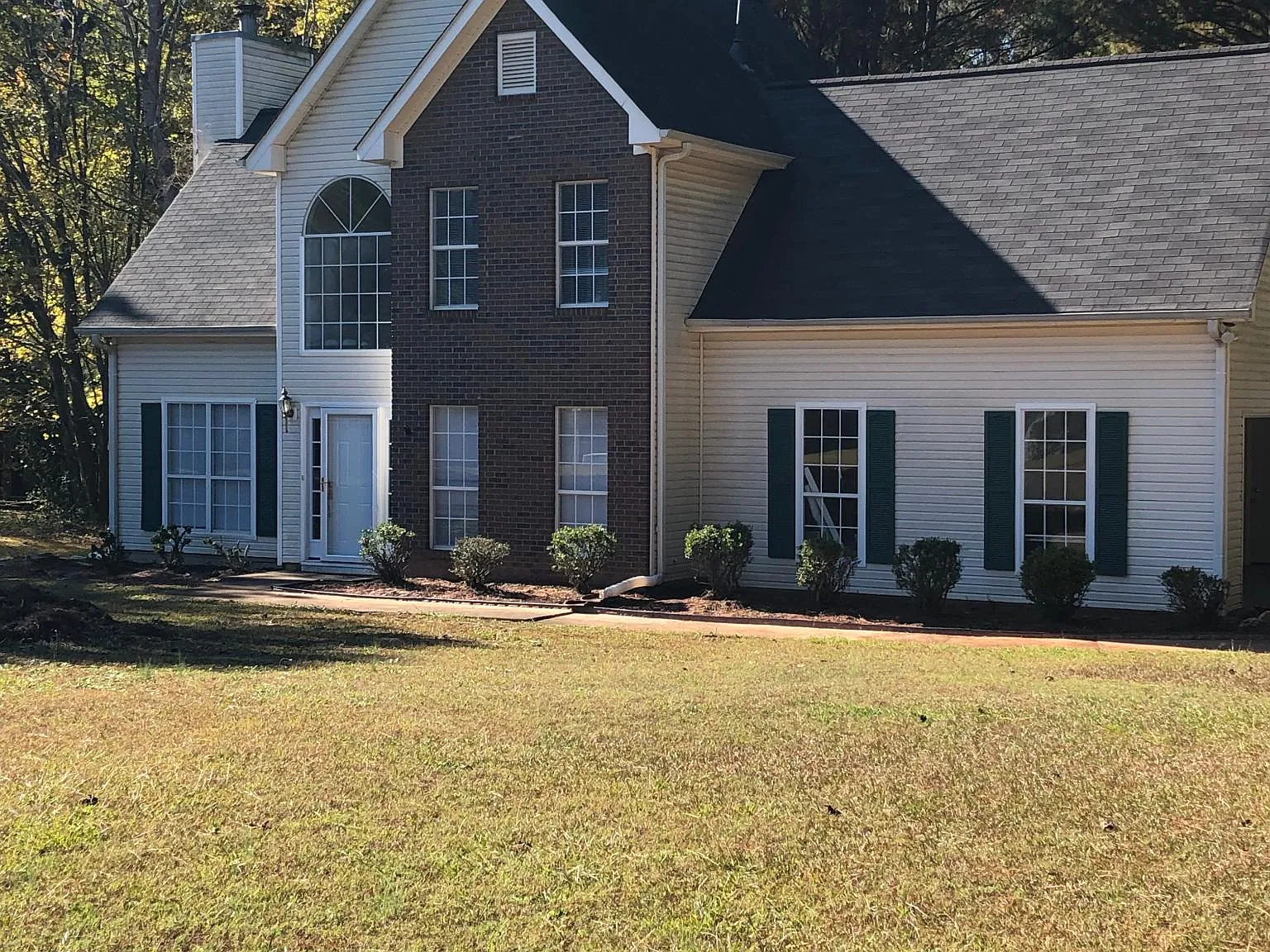 4 bed, 2.5 bath, 1800 sqft, $2,500 — Photo 1