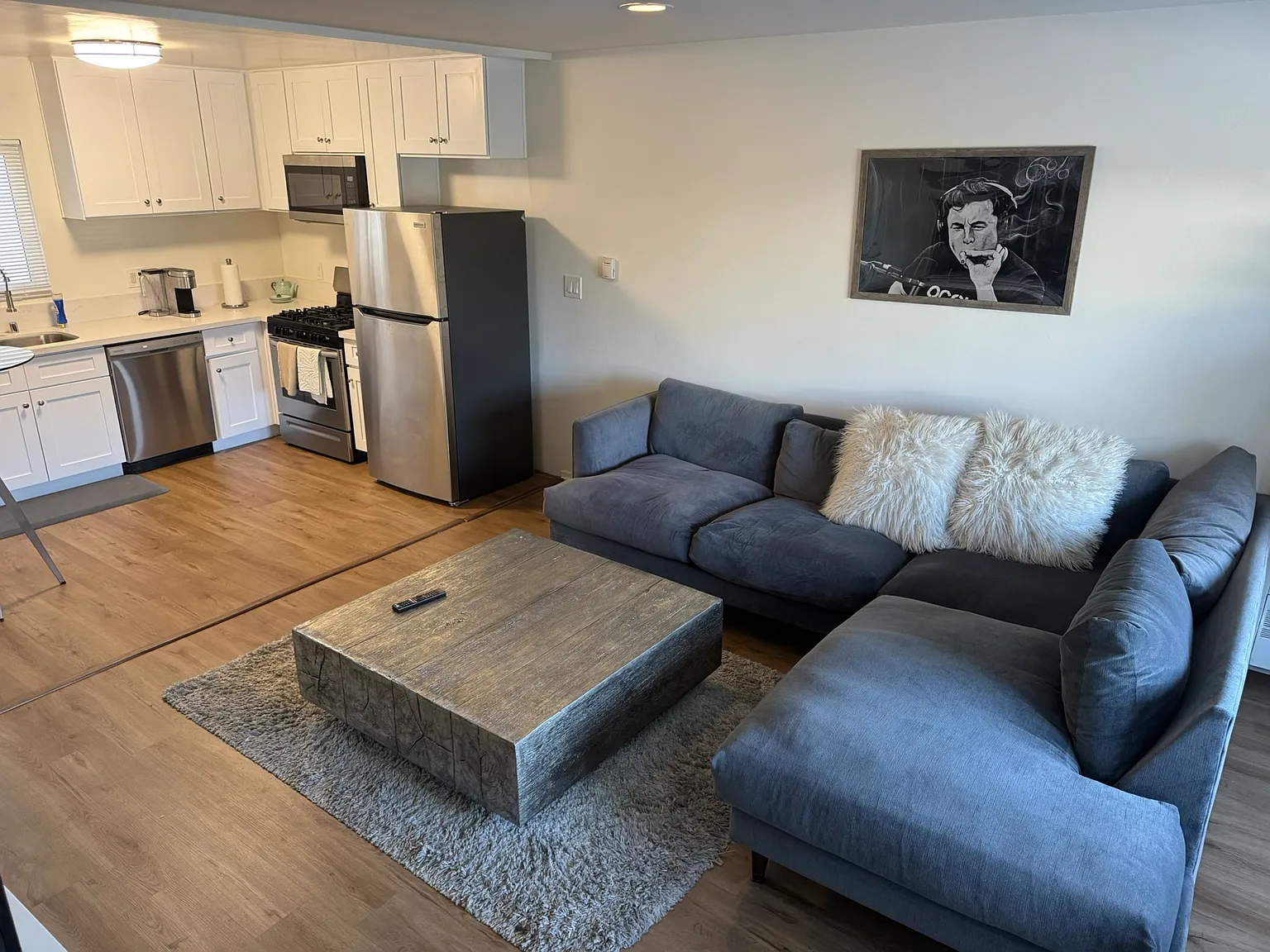 3 bed, 1.5 bath, 1200 sqft, $3,549 — Photo 3