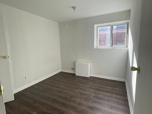 5th image of 147-21 Barclay Ave #2-3