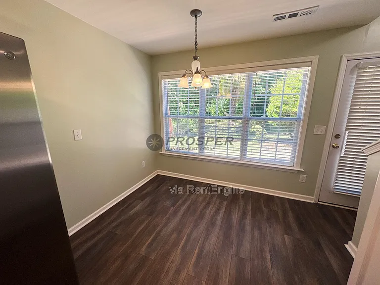106 Wyndham Ct — Photo 4