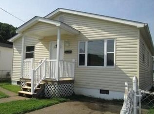 1224 12th St, Nitro, WV 25143