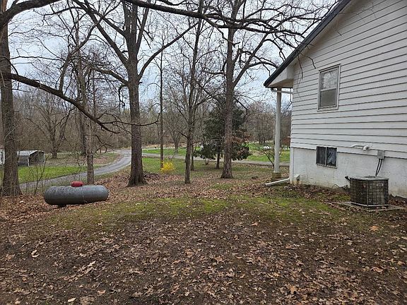 3rd image of 22885 West St