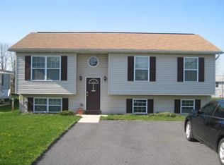 102 W Cabin Hollow Rd, Dillsburg, PA 17019