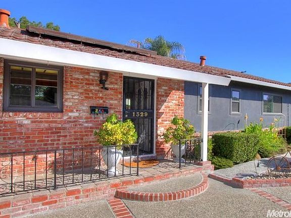 2nd image of 1329 Las Lomitas Cir