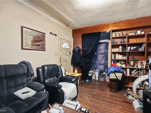 3rd image of 9 Stoodt Ave