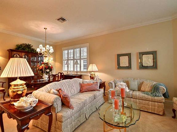 2nd image of 3207 Ashford Sq
