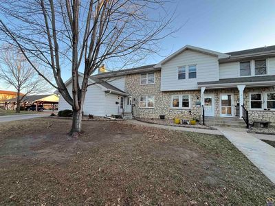 2009 Greenbriar Dr, Emporia, KS, 66801