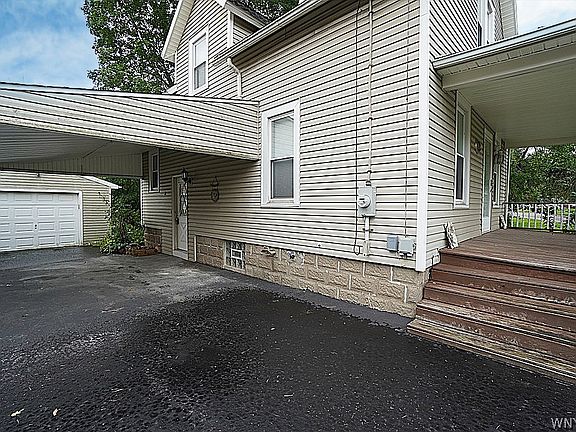 4th image of 2398 Niagara Rd