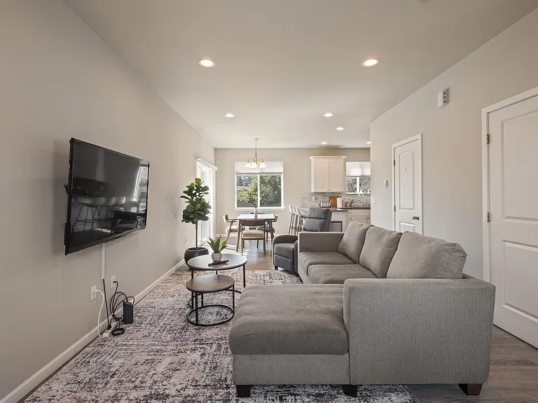 Columbia Cir SW — Photo 4