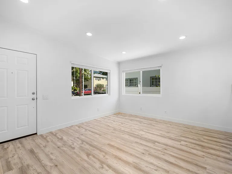309 Sinclair Ave #309 — Photo 5