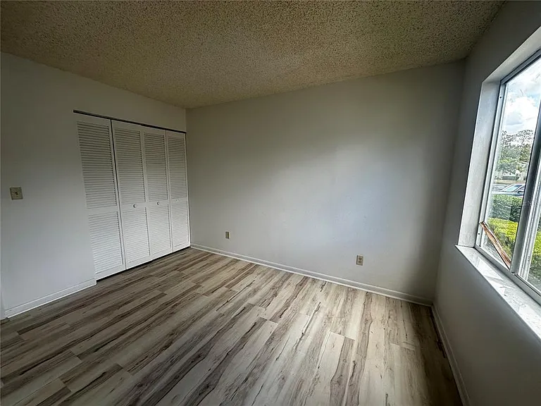 593 Fairways Cir #A — Photo 3