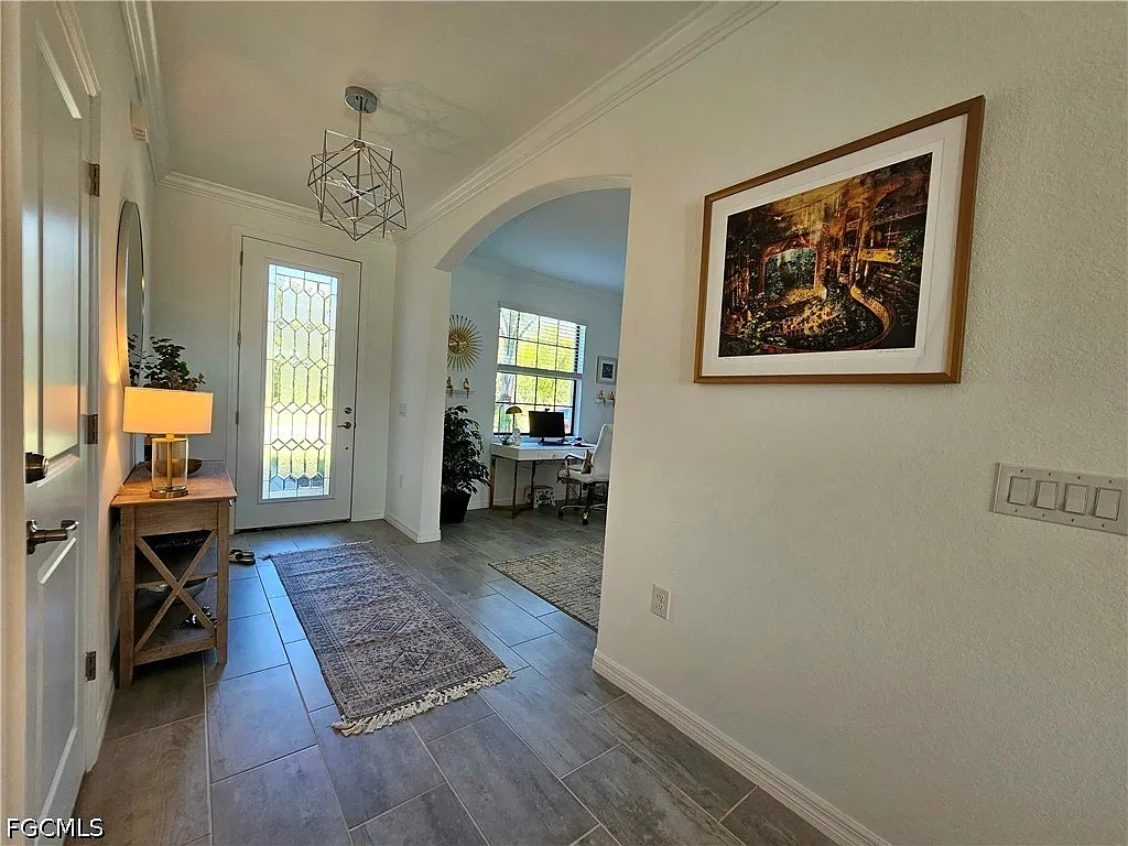 4 bed, 3.0 bath, 2606 sqft, $8,300 — Photo 3