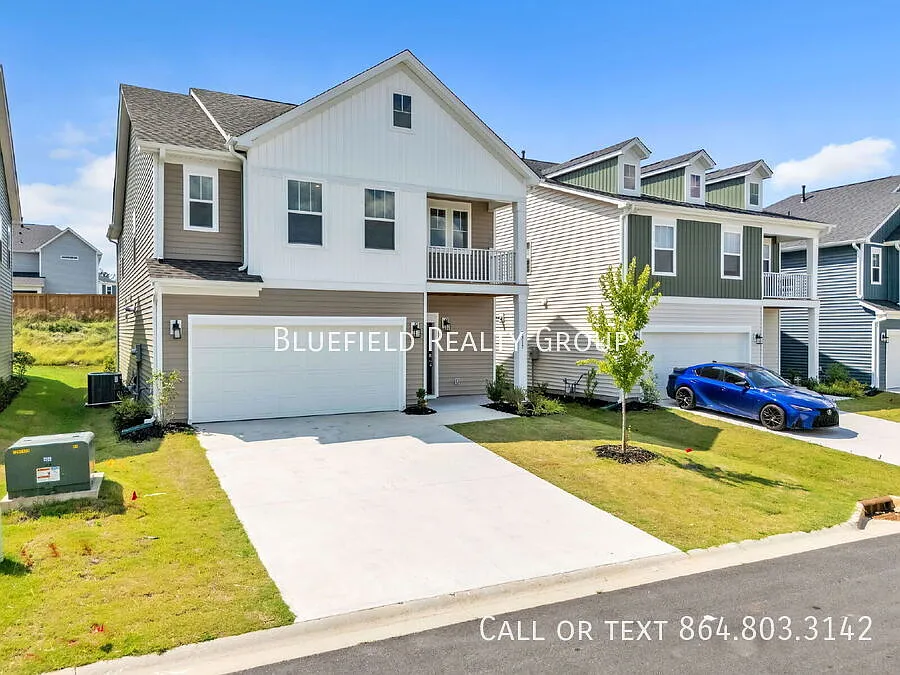 Beautiful 4BR/3.5BA Home with Open Floor Plan in Greer! $2,600/mo rent — Photo 2