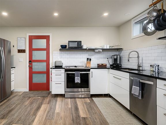 2nd image of 259 6th Street UNIT 207