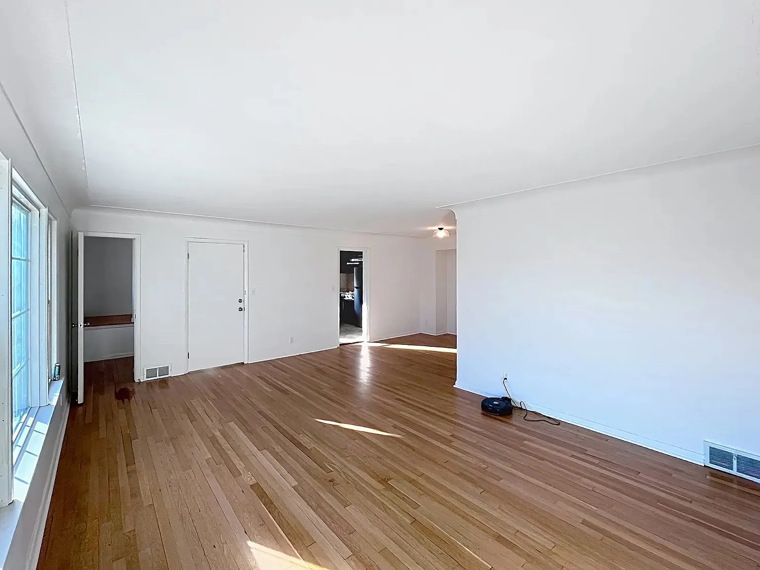3 bed, 1563 sqft, $1,700 — Photo 4