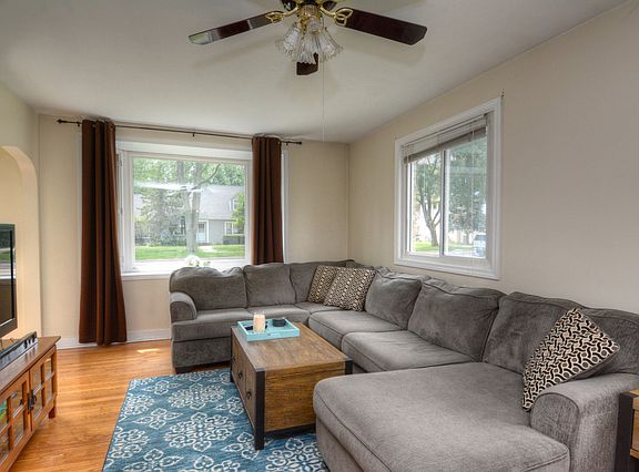 5th image of 1076 Woodlawn Ave