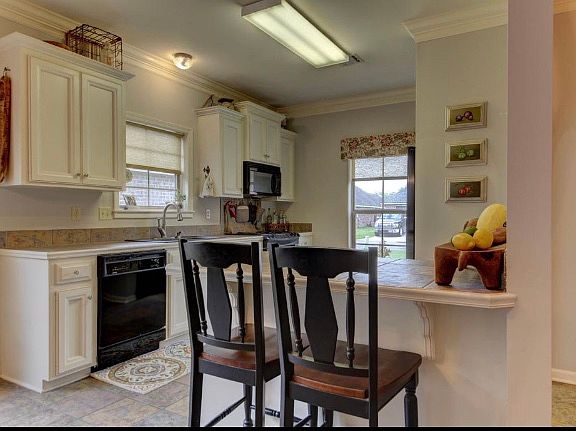 5th image of 110 Cherry Bark Ln