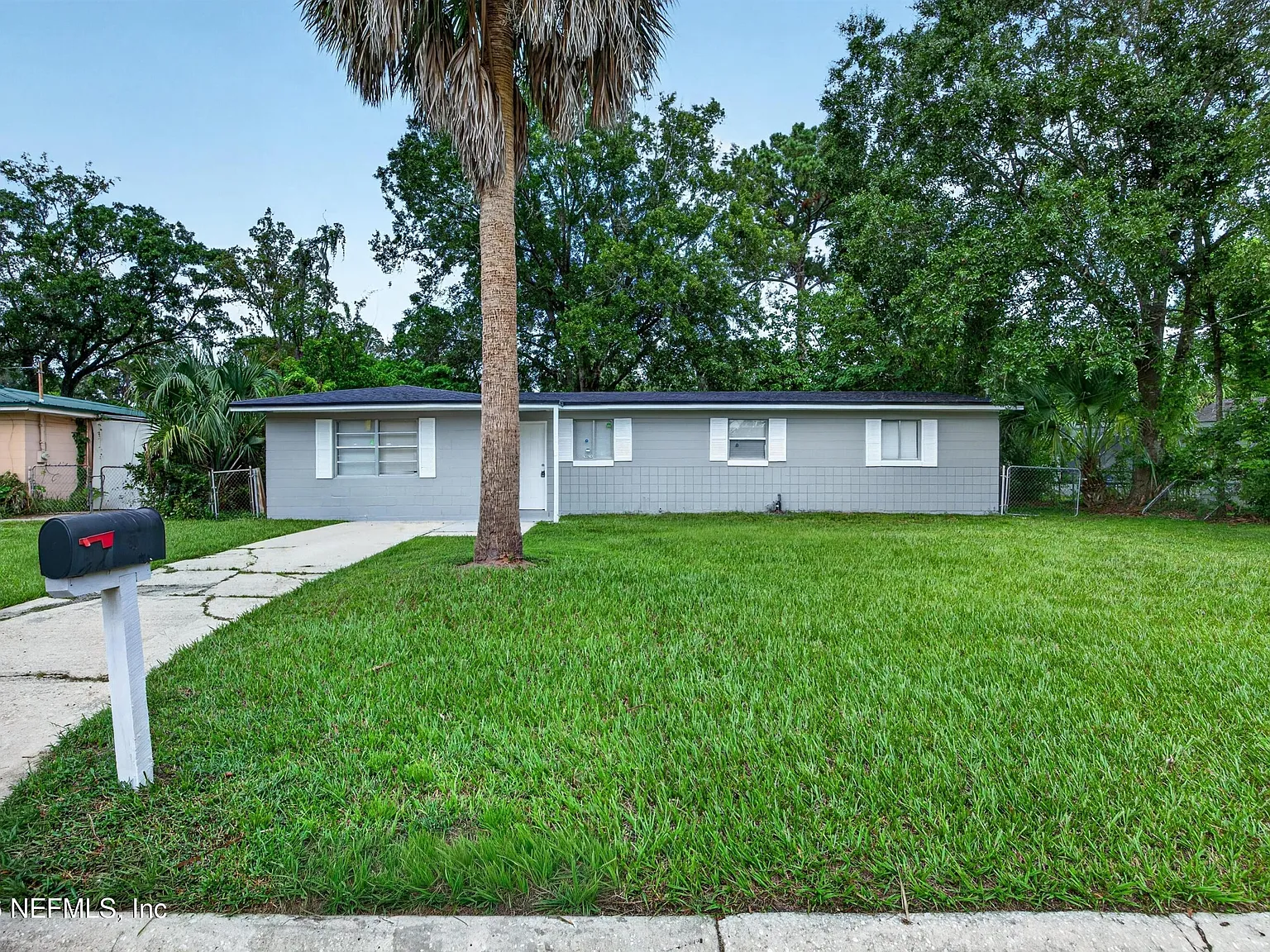 4 bed, 1.0 bath, 1423 sqft, $1,675 — Photo 1