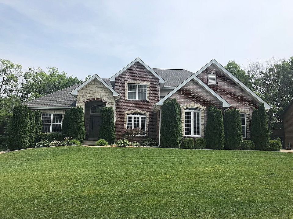 1.5 story Whitmoor Home