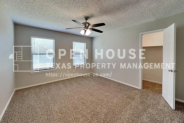 219 Cutting Horse Ln — Photo 9